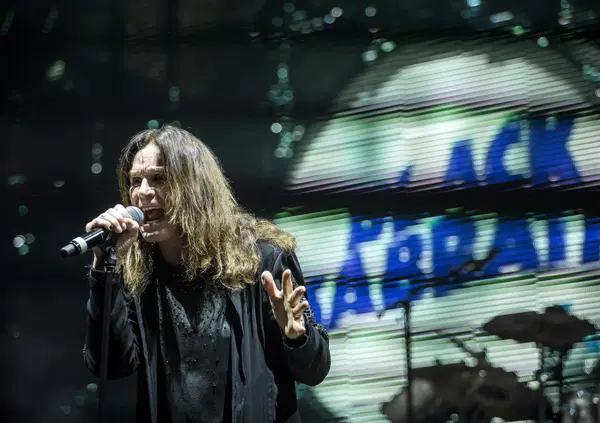 Ma qual &egrave; l'orologio giusto per fare metal? Ce l'ha spiegato Ozzy Osbourne: cosa c'&egrave; di pi&ugrave; figo che mangiare teste di pipistrello con al polso Cartier, Rolex personalizzati, Franck Muller e Roger Dubuis?