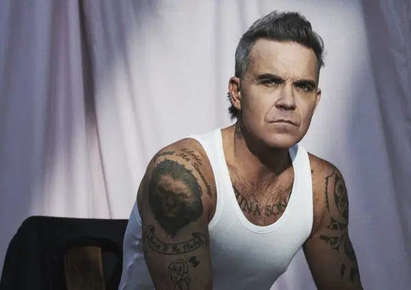 Abbiamo ascoltato il meglio (e il peggio) dei singoli del venerd&igrave;: Alice Cooper torna con la vecchia Band, Robbie Williams sogna il Britpop e Clementino insieme a Gigi D&rsquo;Alessio&hellip;