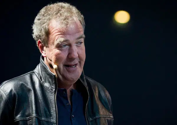 CLARKSON TUONA (ANCORA) sull'incentivo per le elettriche: &ldquo;Nessuno sa quali auto possono beneficiarne e quali no&rdquo;