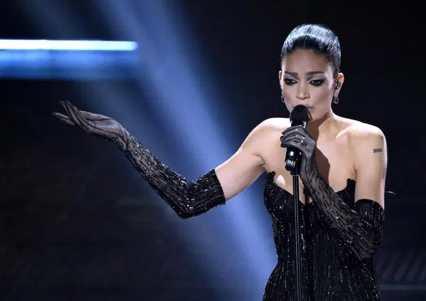 Gino Paoli riasfalta Elodie dopo la polemica sulle cantanti che mostrano il cu*o: &ldquo;Si &egrave; offesa? Ma nemmeno sapevo chi fosse. Poi mia moglie mi mostr&ograve; una foto e...&rdquo;. E su Accorsi e De Andr&egrave;...