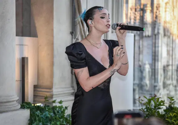 Rose Villain si infiamma con le bestemmie? Giovashow le dedica un anagramma blasfemo, ed ecco come reagisce la cantante