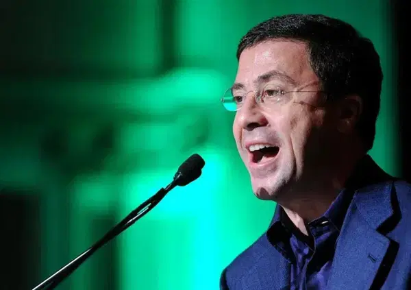 BOCCHINO PREMONITORE: come faceva Italo a sapere gi&agrave; tutto? Ci volevano questo centrodestra, Ricci e le Marche per far rivoltare Silvio nella tomba