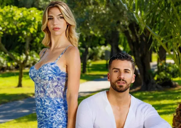 Temptation Island, su Canale 5 l'agonia sentimentale infinita (e Lucia).  Alessio torna a massacrare l'italiano per lasciare Sonia M., e quanto ci manca Antonio. L'unico colpo di scena? Alla coppia pi&ugrave; noiosa...