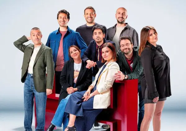 Basta Temptation Island: guardatevi &ldquo;In &amp; Out&rdquo;, che nessuno ha cag*ato finora. Perch&eacute;? &Egrave; la prova che siamo un Paese nostalgico che non vuole andare avanti