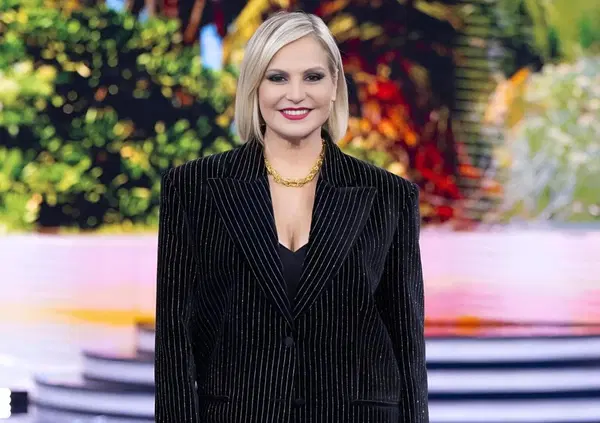 Simona Ventura al Grande Fratello raddoppia, SIGNORINI CHI L&rsquo;HA VISTO? Pier Silvio Berlusconi frena dopo i reality flop: Alfonso in panchina, opinionisti Tommaso Zorzi e Cristina Plevani? E Avanti un altro, Striscia la Notizia e Io Canto&hellip;