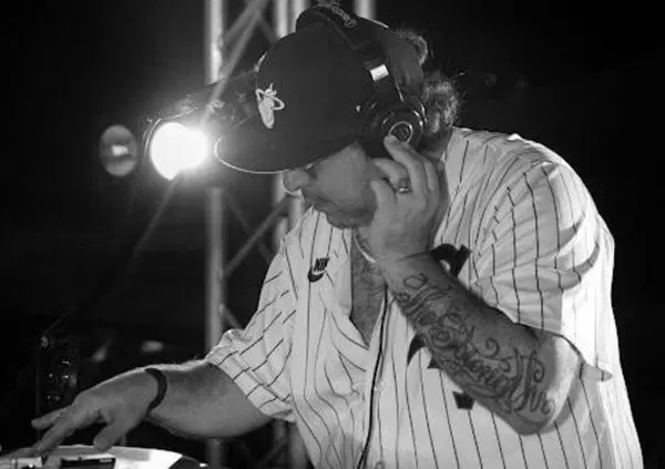Siamo stati all&rsquo;Under Fest, ma com&rsquo;&egrave; andata? Tra Axos, Dj Shocca, Moder, Murubutu e... ecco perch&eacute; &egrave; il perfetto appuntamento per gli amanti dell&rsquo;Hip-Hop (quelli veri)