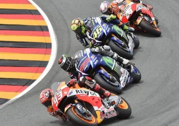 Attenzione, leggende in pista: Stoner, Agostini, Cadalora, Capirossi, Dovizioso e Pedrosa da lacrimoni al GP d&rsquo;Austria. E Marc Marquez ha rilanciato con la sua griglia dei sogni&hellip;