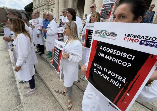 Come hanno distrutto la sanit&agrave; pubblica? Con l'assenza di MERITOCRAZIA! La nostra INCHIESTA nella malasanit&agrave; italiana tra potere politico, clientelismo e direttori generali incapaci...