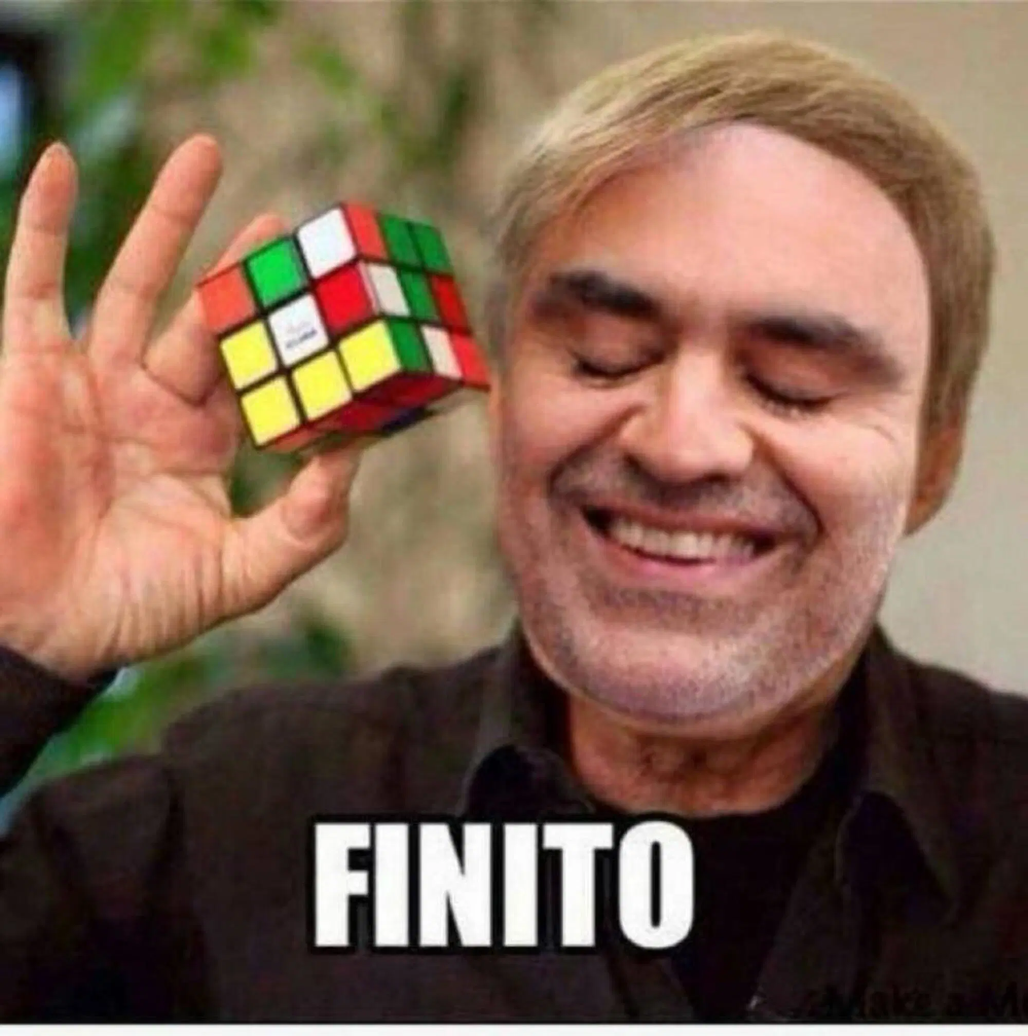 Un altro dei meme che circola su Andrea Bocelli