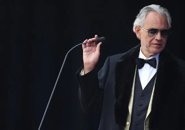 Perch&eacute; il meme su ANDREA BOCELLI "DETECTIVE", il pi&ugrave; virale dell'estate, non fa ridere. E neanche la mobilitazione "istituzionale" per recuperare lo zaino di un Vip (se fosse stato il vostro?)