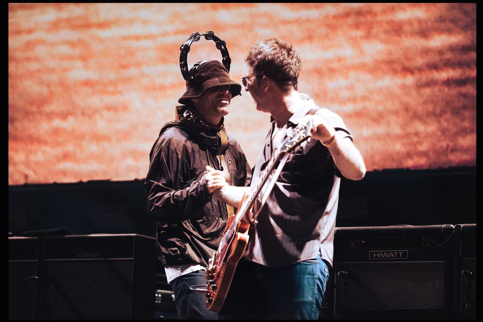 Liam e Noel Gallagher in concerto