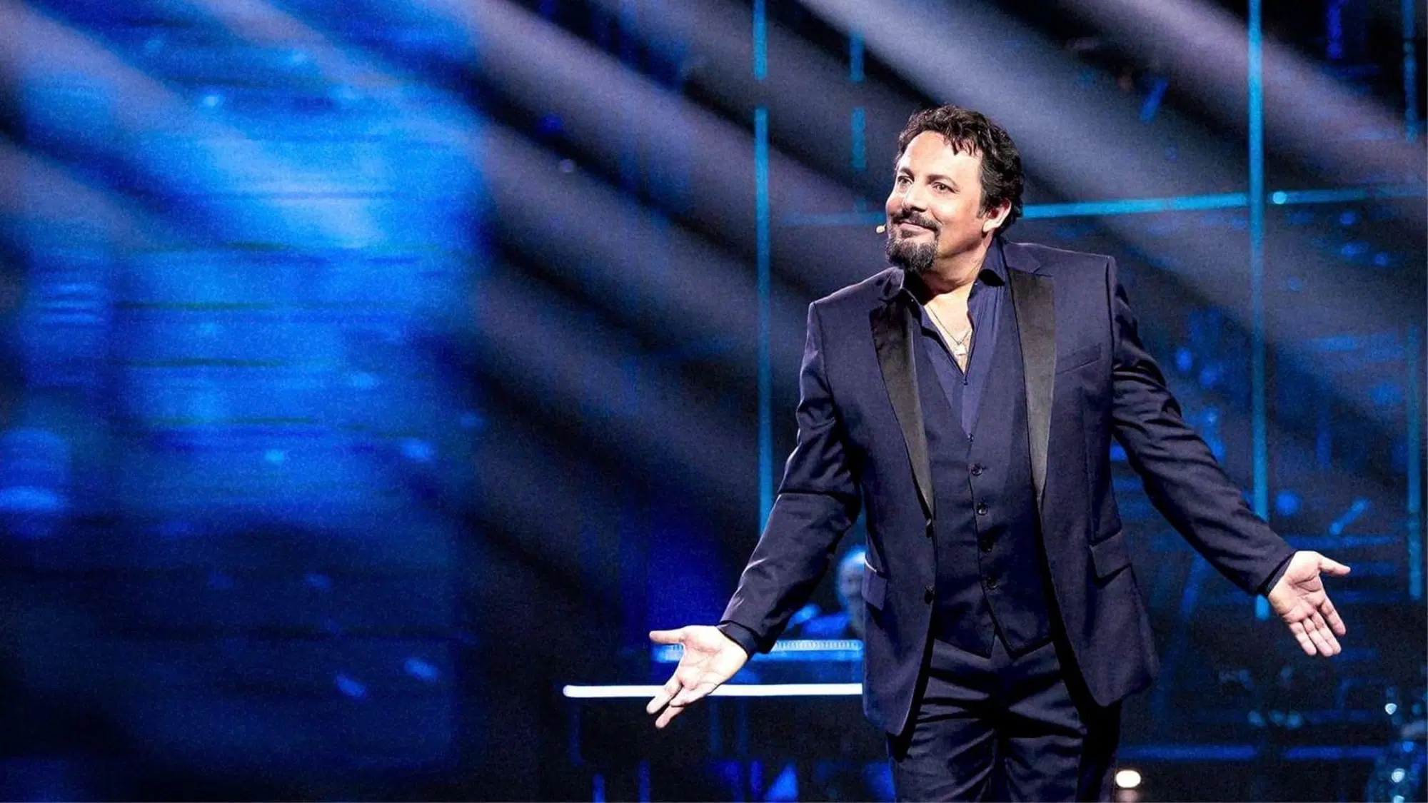 Enrico Brignano in "Ma...diamoci del Tour! In Europa"