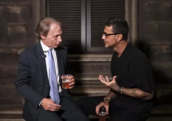 Caso Gintoneria, Falsissimo alcolico (a pagamento) sotto casa di Lacerenza. Corona intervista Davide e Clotilde, molesta l'avvocato Fusetti, si risponde da solo e litiga coi passanti. Lo sciabolatore smetter&agrave; con la droga? Quanto gli resta da scontare?