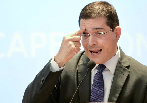 Daniele Capezzone asfalta Travaglio e Moni Ovadia: &ldquo;Sono fantastici, neanche loro vanno d&rsquo;accordo su Israele&rdquo;. E distrugge la sinistra pro-Palestina: &ldquo;Dall&rsquo;eskimo alla kefiah: gli intellettuali progressisti fanno schifo&rdquo; 