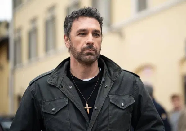 Caso Bova-Ceretti-Corona: ma chi &egrave; Catherina Droga che &ldquo;ha avvicinato&rdquo; Raoul? E chi ha detto a Rocio di Bernardini De Pace? C'entra il furto del telefono in un &ldquo;ambiente familiare&rdquo;? Parpiglia: &ldquo;Presto la verit&agrave;&rdquo;