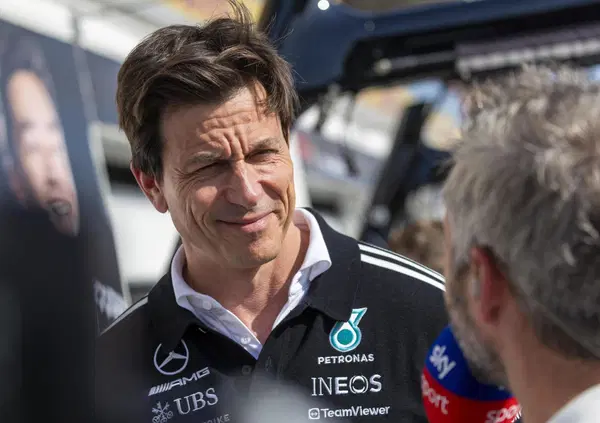 Lewis Hamilton in crisi? Arriva l&rsquo;ennesima difesa di Toto Wolff, che sul rinnovo di Vasseur &egrave; chiaro: &ldquo;Non farlo sarebbe stato stupido. E nel 2026&hellip;&rdquo;