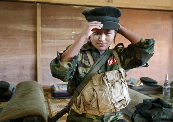 Sapete chi controlla le terre rare per produrre auto elettriche e smartphone? UN&rsquo;ORGANIZZAZIONE RIBELLE! Altro che Cina contro Usa. Ecco chi sono nel cuore dell'Asia