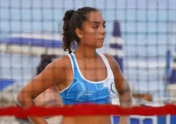 LA PISTA DELLA DROGA per la morte di Simona Cin&agrave; secondo Roberto Alessi: &ldquo;Ecco perch&eacute; il messaggio &lsquo;vi terremo idratati&rsquo; pu&ograve; essere un riferimento all&rsquo;assunzione di ecstasy&rdquo;. E sbotta contro le famiglie degli invitati: &ldquo;Impressionante omert&agrave;&rdquo;