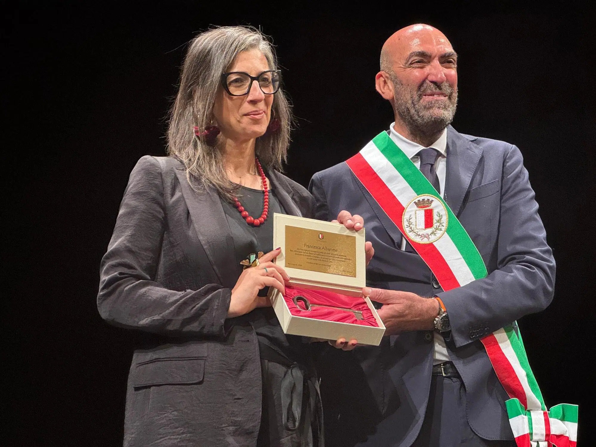 Francesca Albanese e la consegna delle chiavi di Bari