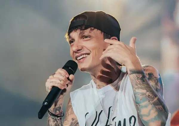 IL FENOMENO ULTIMO COLPISCE ANCORA: a Tor Vergata hotel presi d&rsquo;assalto per il raduno degli ultimi un anno prima. Romani, forse vi conviene affittarvi casa? &Egrave; follia? Forse s&igrave;. Ma anche no&hellip;