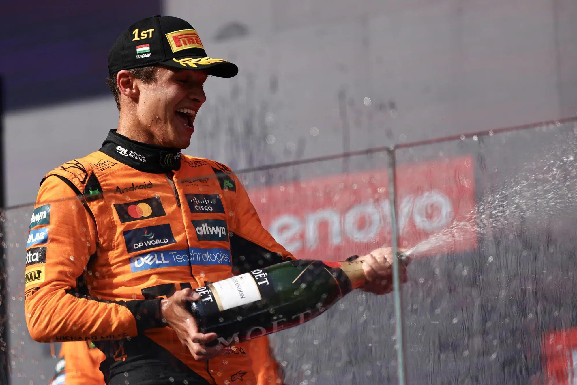 Lando Norris festeggia la vittoria del Gran Premio d'Ungheria