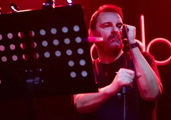 Se la Gen Z vuol capire perch&eacute; &egrave; messa cos&igrave; (male?) DEVE ASCOLTARE GLI OFFLAGA DISCO PAX! Cosa ci ha lasciato il concerto? Il valore del collettivo, del tempo e delle parole dei genitori...