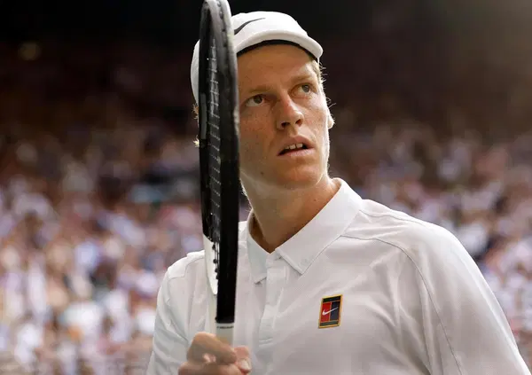 PALLE STRANE! Oggi &egrave; l&rsquo;ora di Sinner a Cincinnati, ma anche di Musetti, Sonego, Cobolli e Paolini. Intanto Jannik nota qualcosa&hellip;