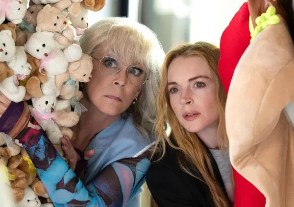 Abbiamo visto Quel pazzo venerd&igrave;, sempre pi&ugrave; pazzo con Lindsay Lohan e Jamie Lee Curtis al cinema, ma com&rsquo;&egrave;? Pi&ugrave; che un film, &egrave; uno specchio in cui rivedersi 