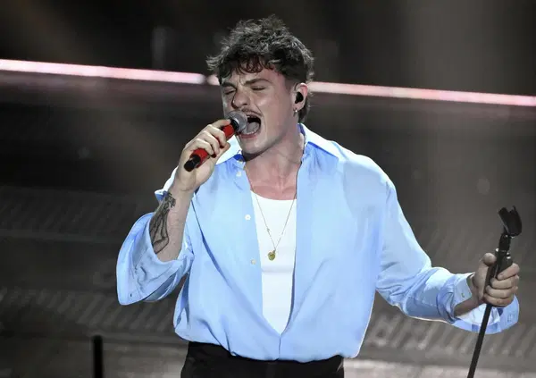 Il porcile di Olly al ristorante ci rivela la balorda figura di mer*a che ci avrebbe fatto fare all'Eurovision?