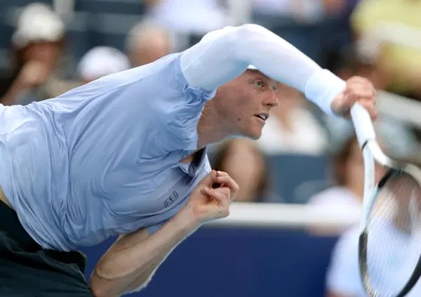 Sinner e l'allarme (solo incendio?) del match contro Diallo a Cincinnati. Ora arriva l&rsquo;imprevisto Mannarino (e non Paul), mentre Sonego e Nardi...