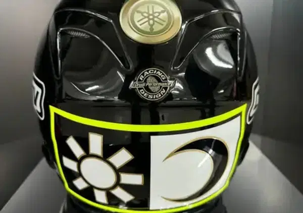 Ricordate l&rsquo;Excalibur di Valentino Rossi? Il casco della tristezza &egrave; all&rsquo;asta. Ecco quanto bisogner&agrave; sborsare per averlo