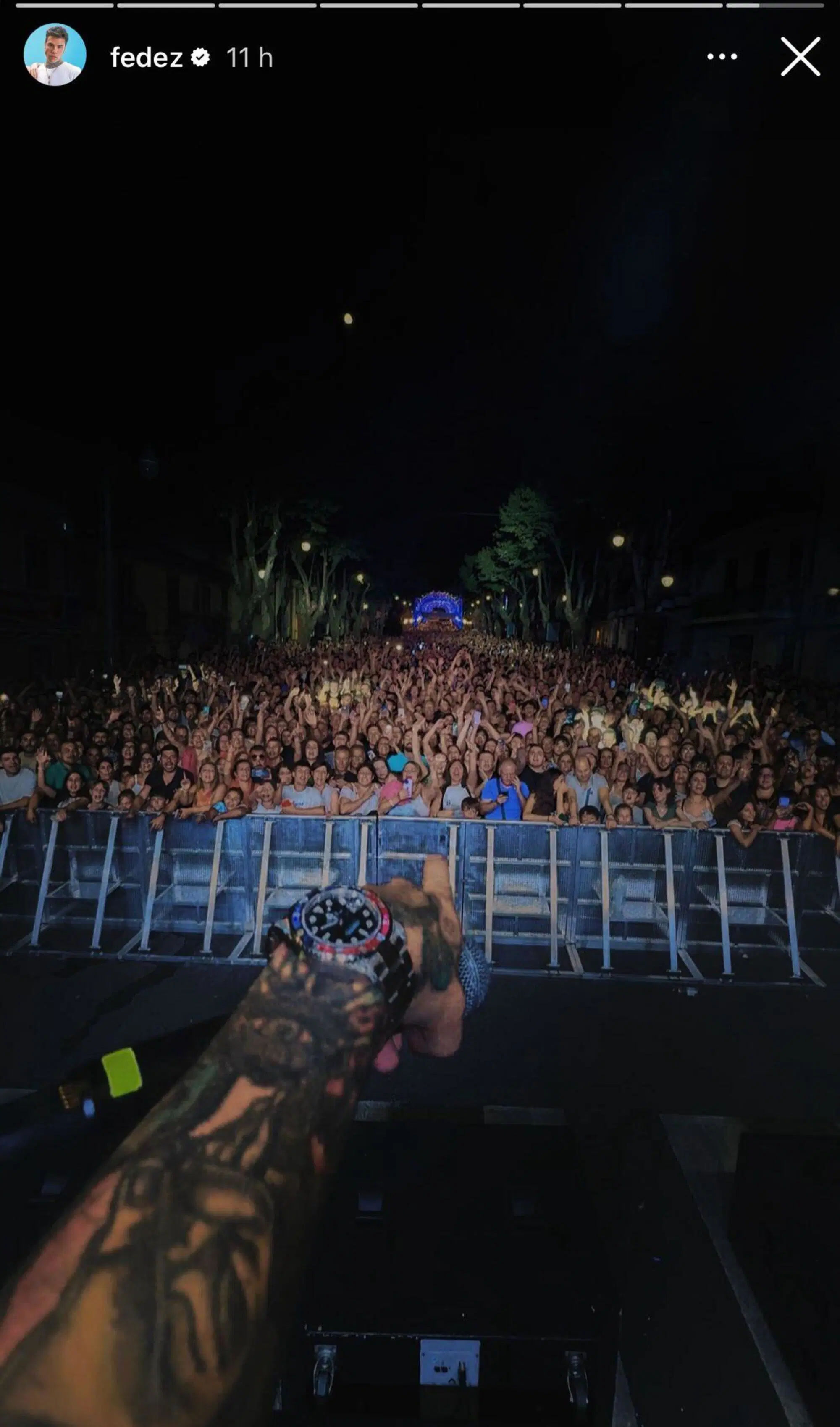 Le storie di Fedez sul palco