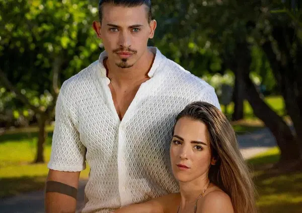 HO SOFFRITTO TANTO. La nuova vita di Simone Margagliotti, terrapiattista di Temptation Island, tra TikTok e accuse a Filippo Bisciglia: &egrave; il poeta che ci meritiamo? Sonia Barrile, la gravidanza e Rebecca: chi &egrave; &ldquo;Il pi&ugrave; bono di tutti&rdquo;?
