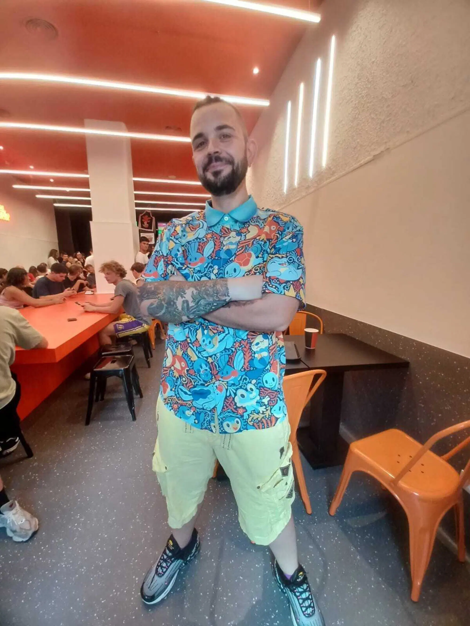 Cicciogamer89 nel suo locale