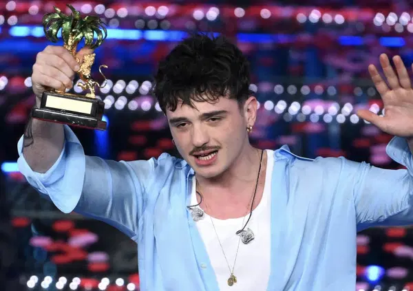 Balorda tavolata, perch&eacute; se lo fa Olly &egrave; una mer*a e se lo fanno i Rolling Stones sono dei fighi? Se fate la differenziata e caricate la lavastoviglie non siete migliori di lui: siete solo invidiosi