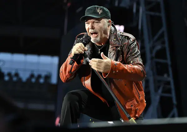 Vasco, Cremonini, Fedez, Paolo Giordano a MOW: &ldquo;TORMENTONI ESTIVI? Sono solo tormentini&rdquo;. E sui finti sold out: &ldquo;Bisogner&agrave; spiegare agli artisti che non sei bravo perch&eacute; riempi San Siro, ma&hellip;&rdquo;. Poi sulla polemica per la Festa dello Stocco&hellip;