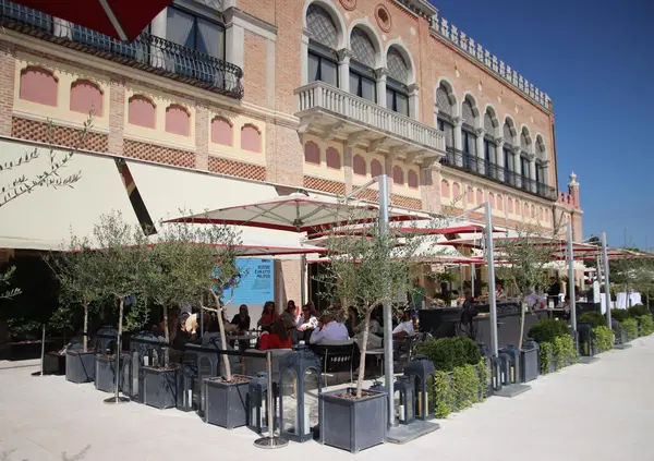 MOW C&rsquo;&Egrave; (DI NUOVO). Al Festival di Venezia 82, saremo media partner de La Terrazza by Atlas Concorde. Tra film, sogni e arte&hellip; Ecco tutto quello che faremo durante la Mostra del cinema insieme a Joydis