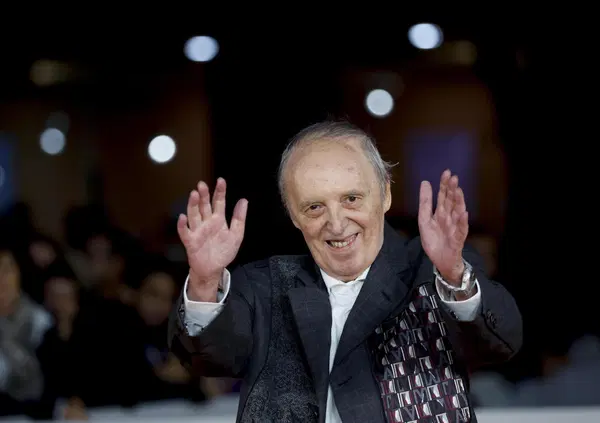 MAESTRO NON MOLLARE. Dario Argento ricoverato, ecco tutti i film che dimostrano quanto gli deve il cinema, da L'uccello dalle piume di cristallo a Profondo Rosso, Suspiria e&hellip;