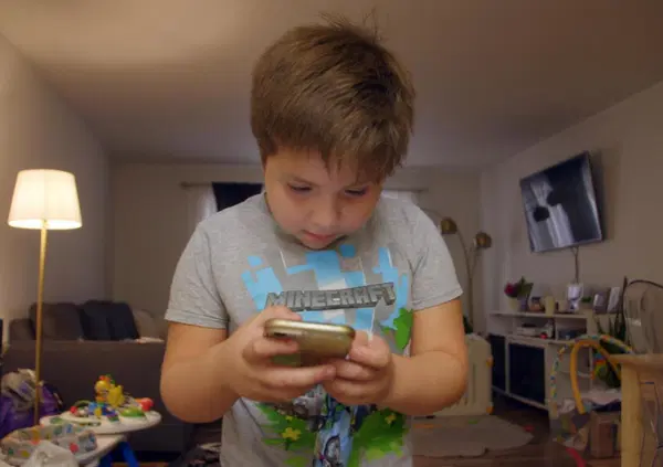 Belen Rodriguez e la foto di Luna Marie, Chiara Ferragni vorrebbe farci rivedere i figli: se ancora non avete capito perch&eacute;, guardate "Nati per i social: la vita reale dei Baby Influencer" su Disney+