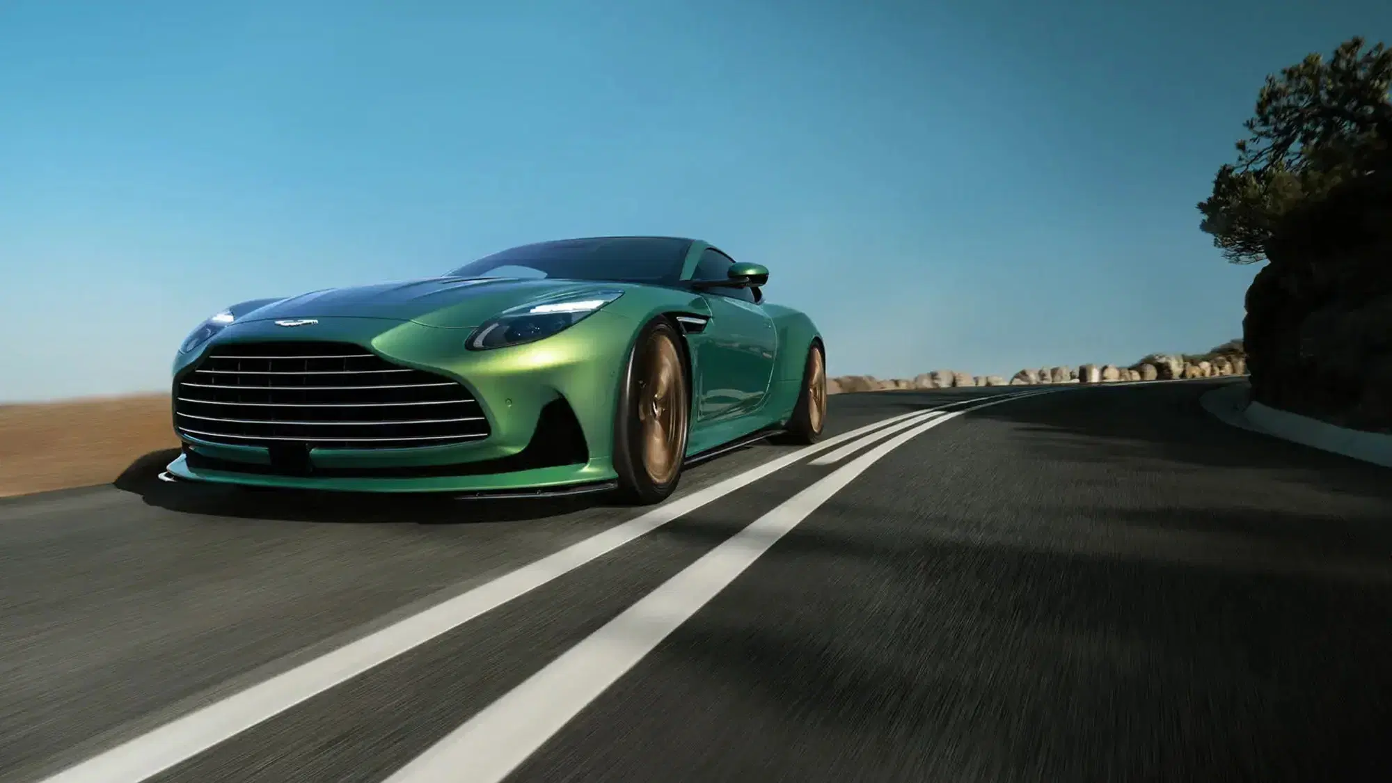  Aston Martin DB12