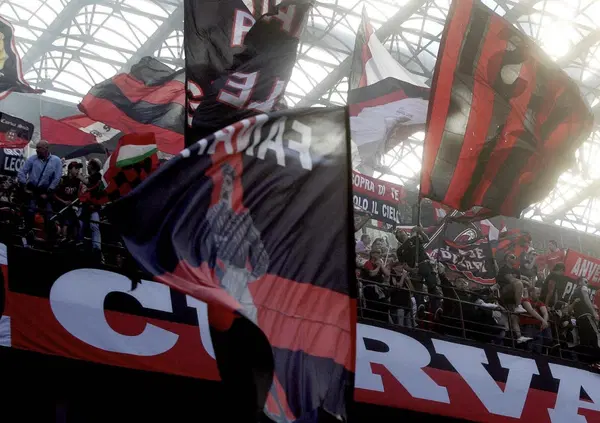 Milan contro ultras, GUERRA INFINITA. Vietati gli striscioni dell&rsquo;Old Clan a San Siro: &ldquo;Siamo su Scherzi a parte&rdquo;. La Sud chiama a raccolta i suoi per protestare. E &ldquo;Pacio&rdquo; attacca: &ldquo;Espulso dopo 26 anni&hellip;&rdquo;