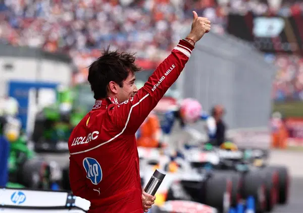 Charles Leclerc, arriva un fan a sorpresa dalla McLaren: &ldquo;Sa portare davanti anche macchine che non hanno ritmo&rdquo;. E in un attimo le statistiche contano zero