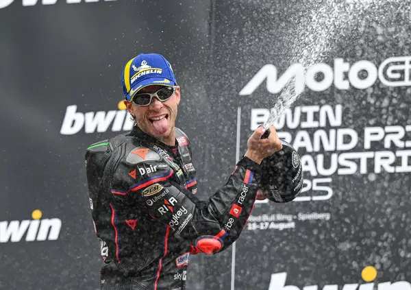  Essere frizzanti, senza montarsi la testa: la gara perfetta di Bezzecchi in Austria quanto vale? Meno della sua saggezza (&ldquo;Preferisco fare 3&deg; piuttosto che stendermi per vincere&rdquo;), pi&ugrave; dell&rsquo;assalto a Bagnaia nel Mondiale