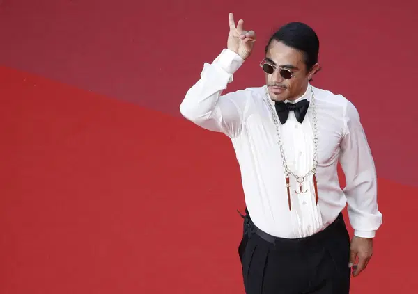 RECENSIONI ANONIME ADDIO? Il critico Cuomo a MOW sugli scontrini per giudicare i ristoranti e Salt Bae in Italia: &ldquo;Ok per evitare&nbsp;il revenge food". Il lusso? "Fastidioso&rdquo;. E sull'overtourism: &ldquo;Si &egrave; tirata troppo la corda con i prezzi&hellip;&rdquo;