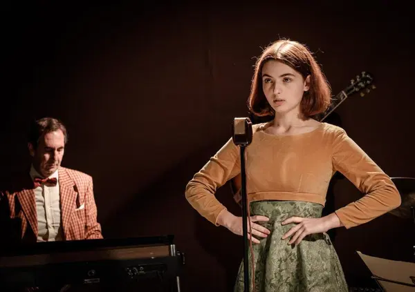 La bambina che non voleva cantare su Rai 1, ma com'&egrave; il film su Nada? Ha diviso la critica: tra "favola malinconica" e "noia incredibile". E sulle parti cantate da Tecla Insolia...