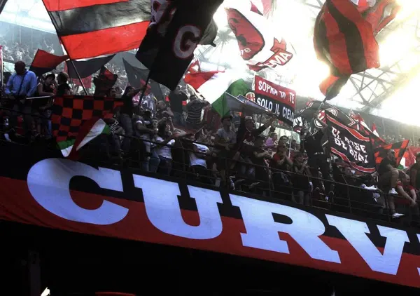Ma &egrave; San Siro o un teatro? Gli ultras e Pacio della Sud attaccano ancora dopo Milan-Bari in Coppa Italia: &ldquo;Tenetevi i turisti in curva&rdquo;. E sugli spalti compaiono maglie di altre squadre: &ldquo;Nessun senso di appartenenza&rdquo;