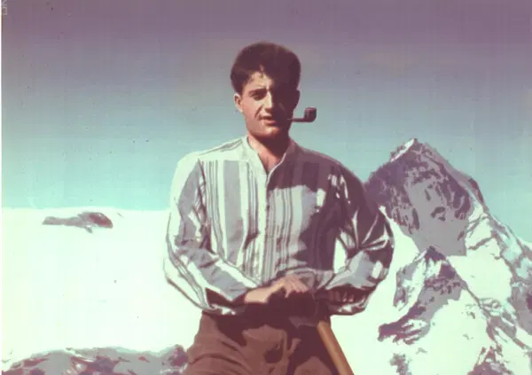 Ma Papa Leone XIV vuole un santo &ldquo;protettore della moda&rdquo;? Chi &egrave; Pier Giorgio Frassati, il ventiquattrenne (e nuovo San Francesco?) esaltato al Giubileo dei giovani per la sua eleganza