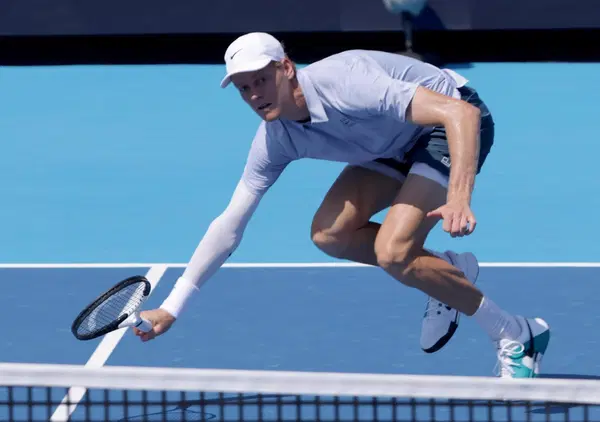 Malore di Sinner? Matteo Bassetti all'attacco: &ldquo;Tennis disumano, bisogna intervenire&rdquo;. Ma cosa ha avuto Jannik a Cincinnati contro Alcaraz? E sull'allarme dermatite nodulare in Sardegna&hellip;