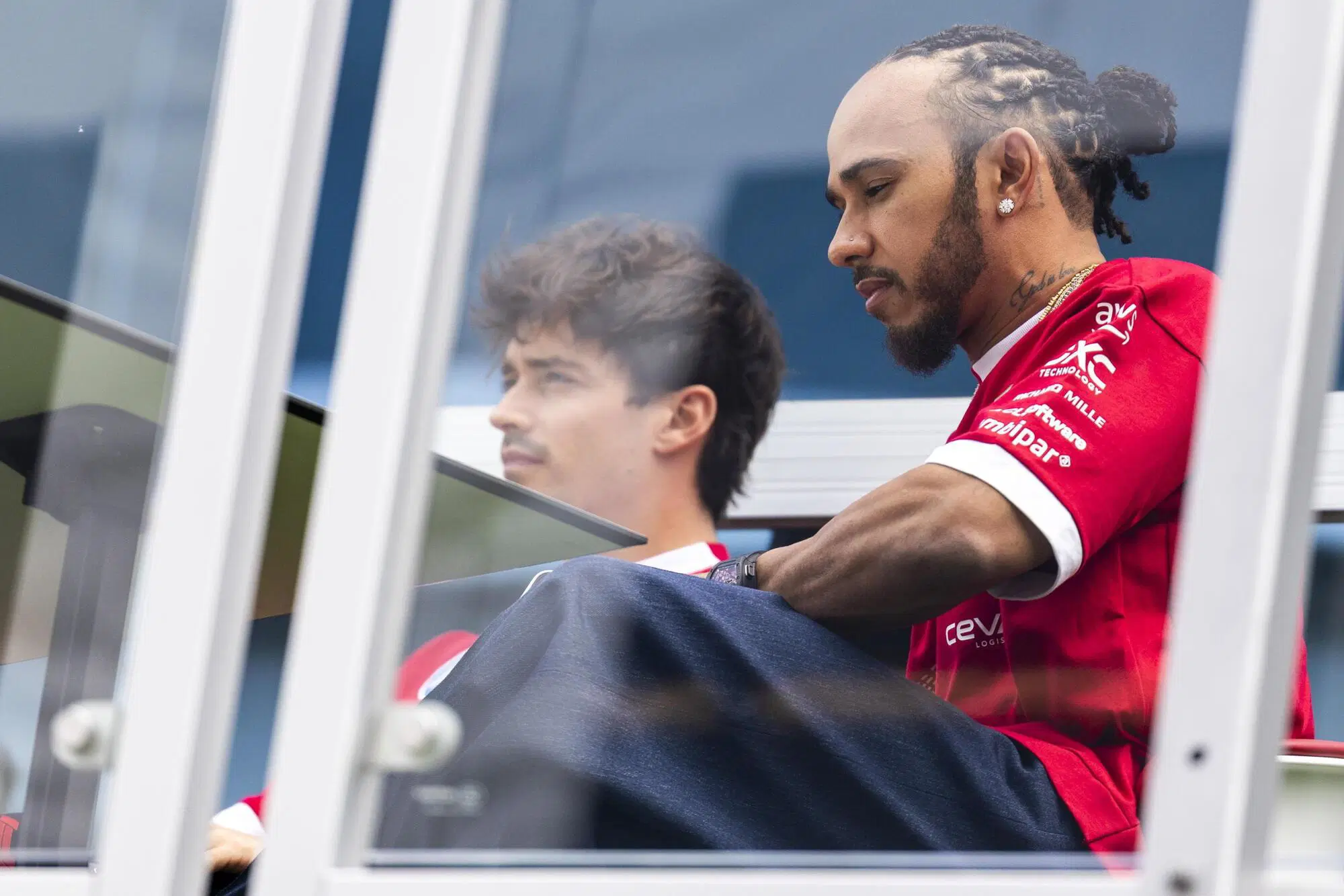 Lewis Hamilton e Charles Leclerc, 2025.