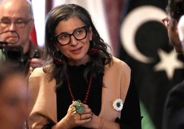 Abbiamo fatto leggere &ldquo;Quando il mondo dorme&rdquo; di Francesca Albanese al poeta Aldo Nove, ma com&rsquo;&egrave;? &ldquo;Alla faccia di Liliana Segre e dei complici del genocidio. Questo libro andrebbe letto nelle scuole. Ecco la mia preghiera&hellip;&rdquo;